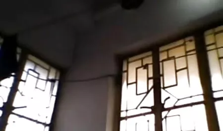 মেয়ে হিজড়া, চোদা চোদি গান বড়ো বুকের মেয়ের