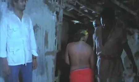 বড়ো বুকের মেয়ের গ্রামের চোদা চোদি