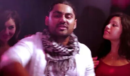 জেনি ওয়াইল্ড-সাহায্য তার ছোট দের চোদা চোদি একটি সেলফি (2020)